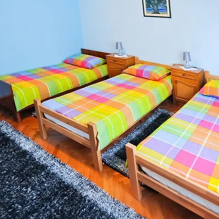 Apartmani Roko Apartment *