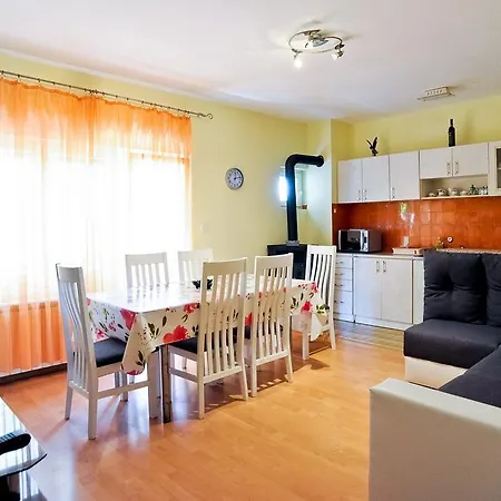 Apartmani Roko Apartment *
